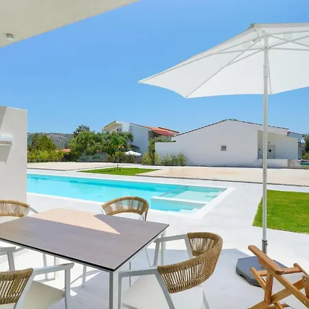 Lejlighed Filoxenia Luxury Potos