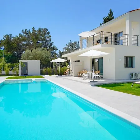 Filoxenia Luxury Apartment Potos