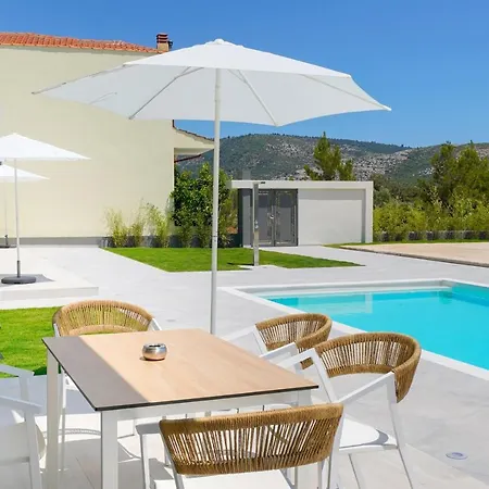 Filoxenia Luxury Apartment *
